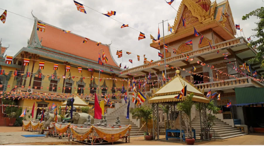 chù Wat Ounalom - Chiêm bái các ngôi chùa ở Siem Reap 