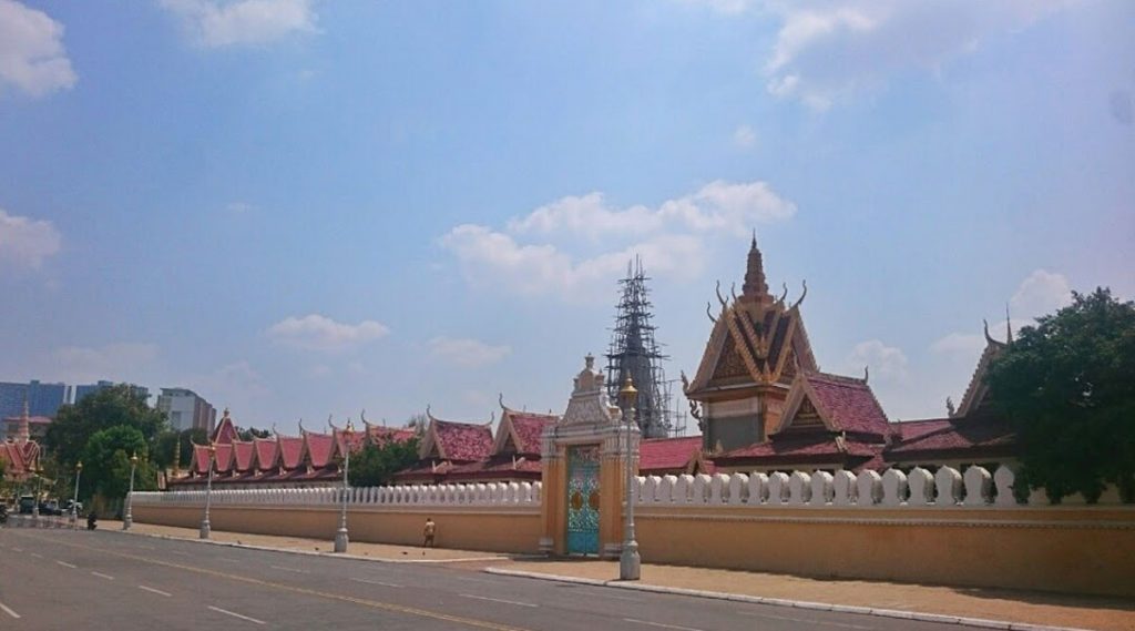 Cung điện hoàng gia Phnompenh - Du lịch Campuchia tự túc dịp noel
