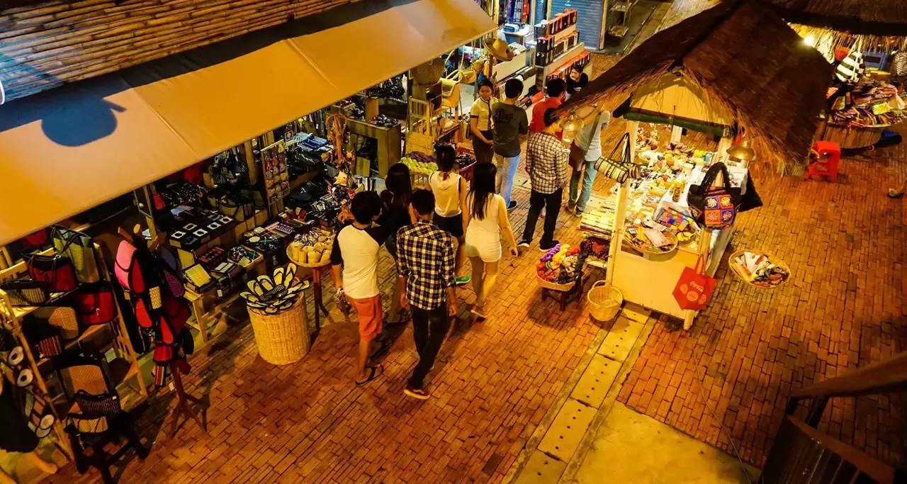 Traditional Cambodian made handicrafts can be found in Angkor Night Market.